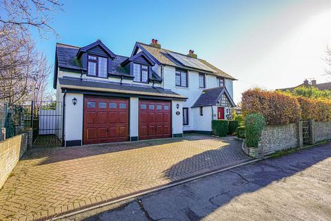 4 bedroom detached house for sale, Harley Shute Road, St. Leonards-On-Sea