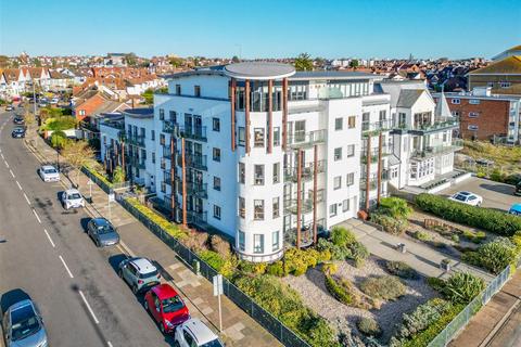 2 bedroom penthouse to rent, Crowstone Avenue, Westcliff-On-Sea