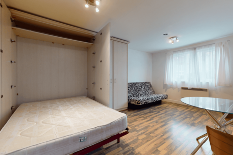 undefined, Telegraph Place, London, E14