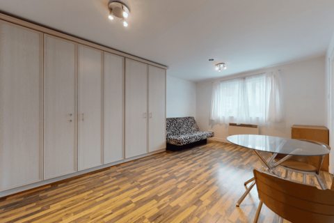 undefined, Telegraph Place, London, E14