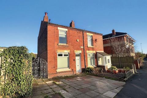 2 bedroom semi-detached house for sale, Moorfield Road, Widnes