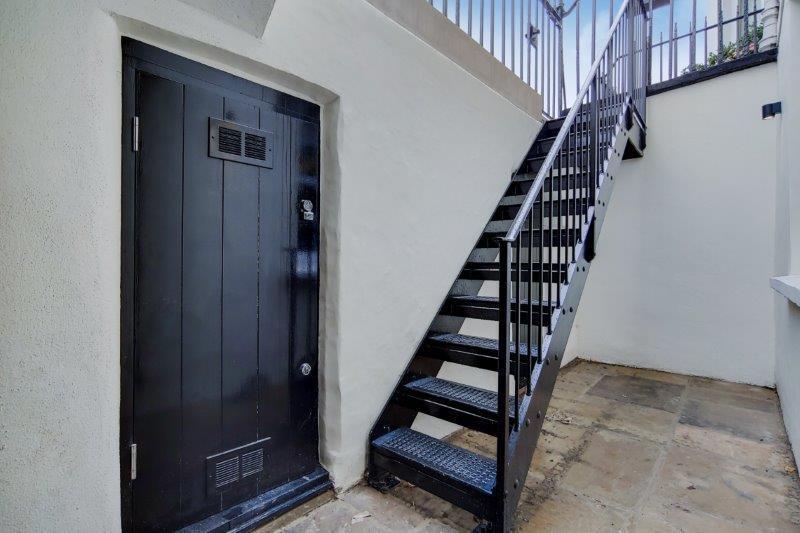 6 Patio 2-1.jpg