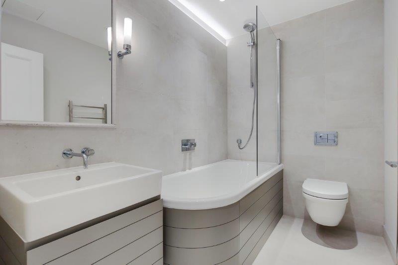 18 Bathroom-0.jpg