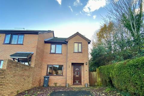 3 bedroom end of terrace house to rent, 32 Clayfield DriveMalvernWorcestershire