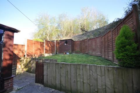 3 bedroom end of terrace house to rent, 32 Clayfield DriveMalvernWorcestershire