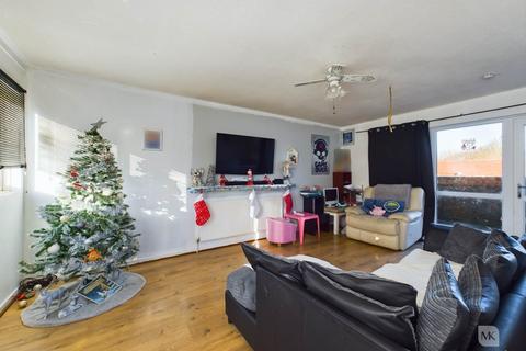 2 bedroom terraced house for sale, Haywards Croft, Milton Keynes MK12