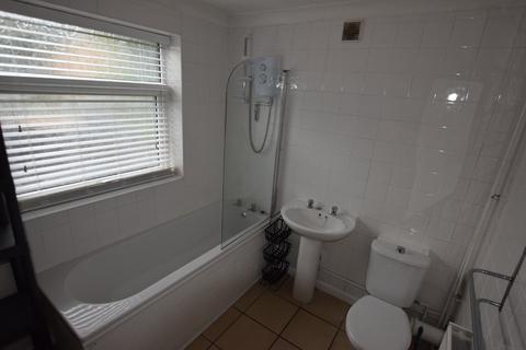 1 bedroom in a house share to rent, Cecil Road, Northampton NN2