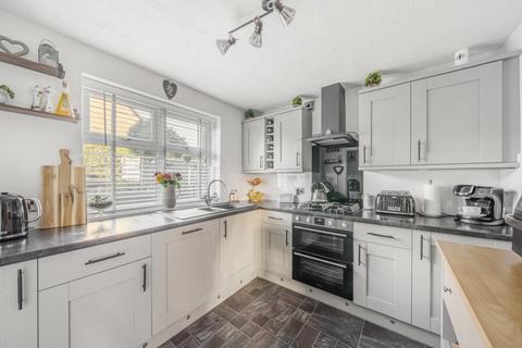 3 bedroom detached house for sale, Gisburn Grove, Forest Town, Mansfield, Nottinghamshire, NG19