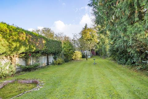 2 bedroom bungalow for sale, Moulsham Copse Lane, Yateley, Hampshire