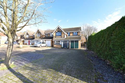 5 bedroom detached house for sale, The Lawns, Stevenage