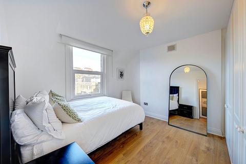 2 bedroom flat for sale, Hemstal Road, London NW6
