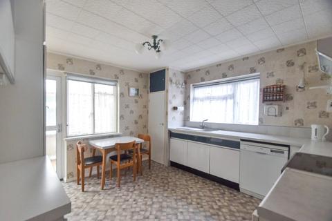 3 bedroom bungalow for sale, Grain Road, Wigmore, Gillingham, ME8