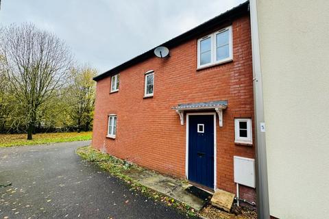 3 bedroom terraced house to rent, Kestrel Close, Tiverton