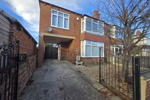 3 bedroom semi-detached house for sale, Bendigo Road, Dewsbury