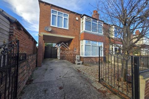 3 bedroom semi-detached house for sale, Bendigo Road, Dewsbury