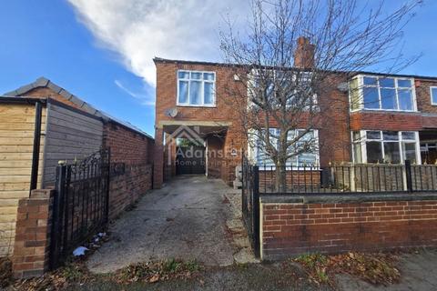 3 bedroom semi-detached house for sale, Bendigo Road, Dewsbury