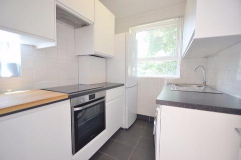 2 bedroom maisonette to rent, Buller Close, London SE15