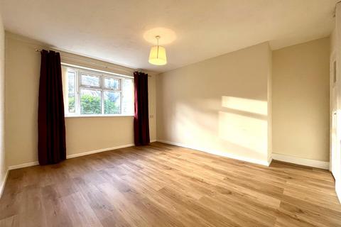 1 bedroom apartment to rent, Wardle Close, Stretford, Manchester