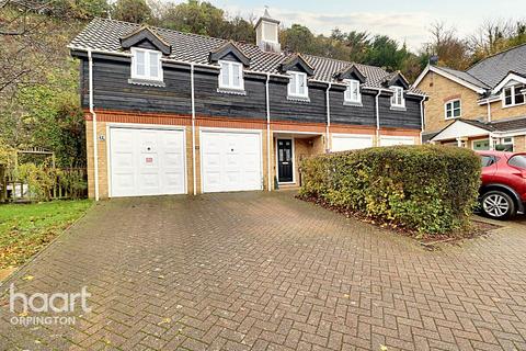 2 bedroom coach house for sale, Foxwood Grove, Orpington