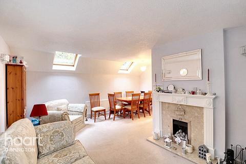 2 bedroom coach house for sale, Foxwood Grove, Orpington