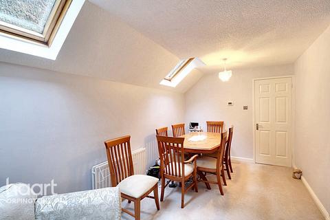 2 bedroom coach house for sale, Foxwood Grove, Orpington