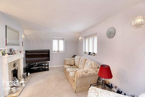 2 bedroom coach house for sale, Foxwood Grove, Orpington