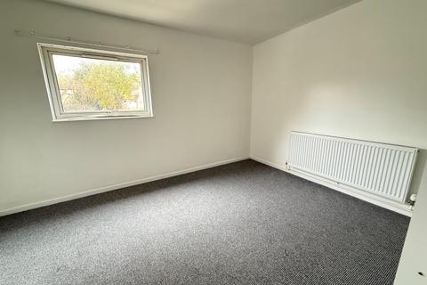 4 bedroom end of terrace house to rent, Cissbury Road, Northampton NN4