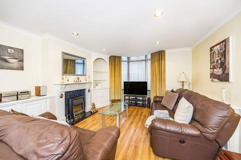 3 bedroom terraced house for sale, Hatherley Gardens, London E6