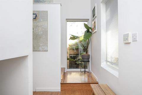 98a Gellatly Road, London, SE14 5TT