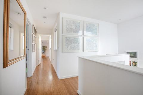 98a Gellatly Road, London, SE14 5TT
