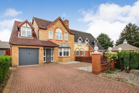 4 bedroom detached house to rent, Thompsons Ground, Peterborough PE7