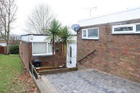 2 bedroom bungalow to rent, Durrington Close, Basildon, Essex, SS16