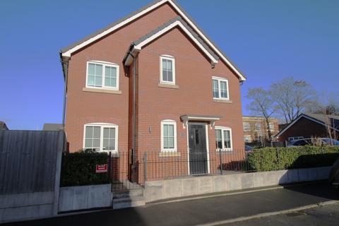 3 bedroom semi-detached house to rent, Whiteside Close, Salford, Lancashire, M5