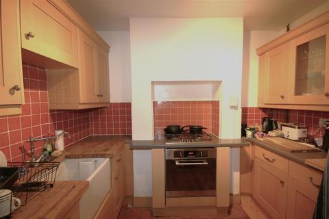 2 bedroom house to rent, Kirbys Lane, Canterbury