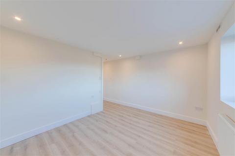 Studio to rent, Bond Road, London