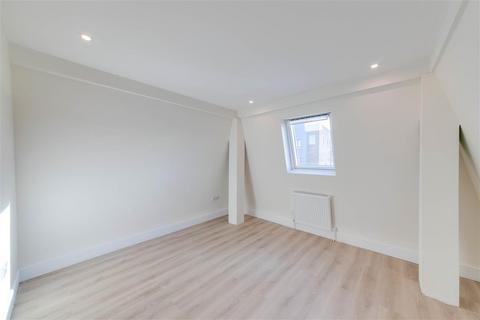 Studio to rent, Bond Road, London