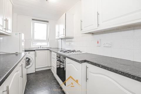 3 bedroom flat for sale, Lamberton Drive, Glasgow G52