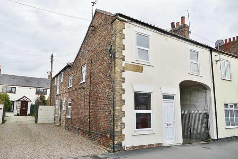 2 bedroom end of terrace house to rent, George Street, Pocklington