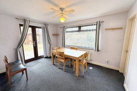 3 bedroom detached house to rent, Melrose Drive, Peterborough, PE2