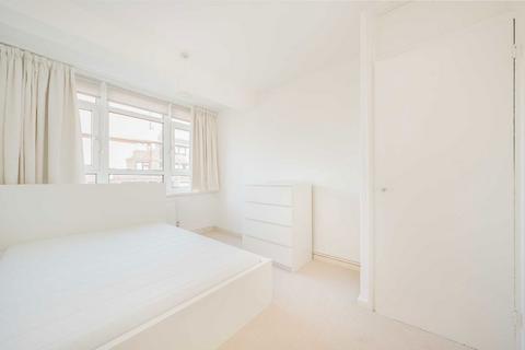 3 bedroom flat to rent, Waterman Street, London SW15