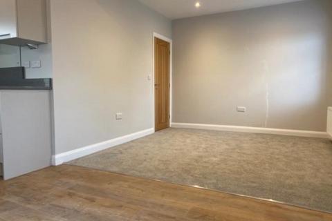 2 bedroom flat to rent, Long Row, Leeds LS18