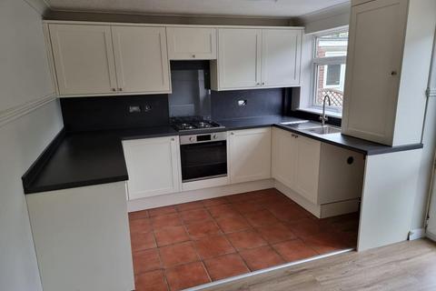 3 bedroom semi-detached house to rent, Ladybank Road, Derby DE3