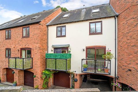 2 bedroom terraced house for sale, Monks Walk, Evesham, Worcestershire, WR11