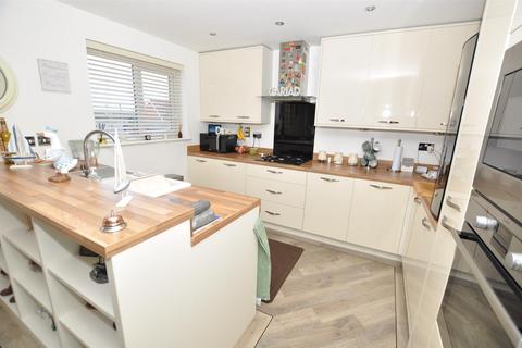 4 bedroom detached house for sale, Parc Llwyn Celyn, St. Clears, Carmarthen