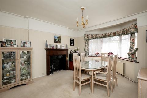 26 Friars Way, London, W3 6QE