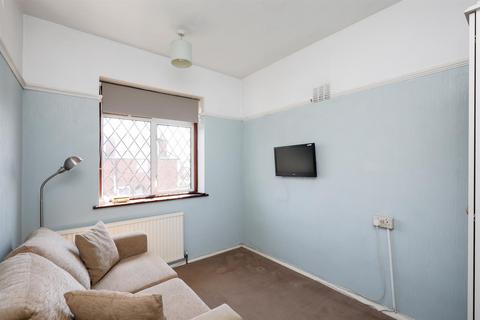 26 Friars Way, London, W3 6QE