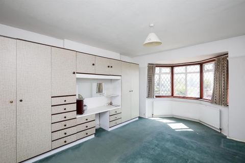 26 Friars Way, London, W3 6QE