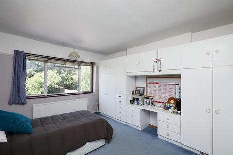 26 Friars Way, London, W3 6QE