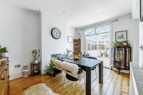 4 bedroom end of terrace house for sale, Summerlands Avenue, London