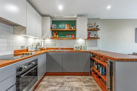 2, Portree House Stromness Walk, London, W3 6GW